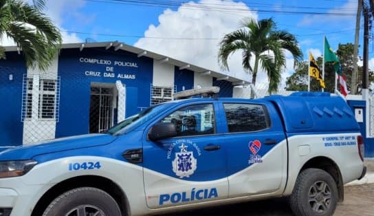 Imagem de Facção que filmou tortura de jovem suspeito de roubo na Bahia é identificada pelas imagens e polícia prende o quarto