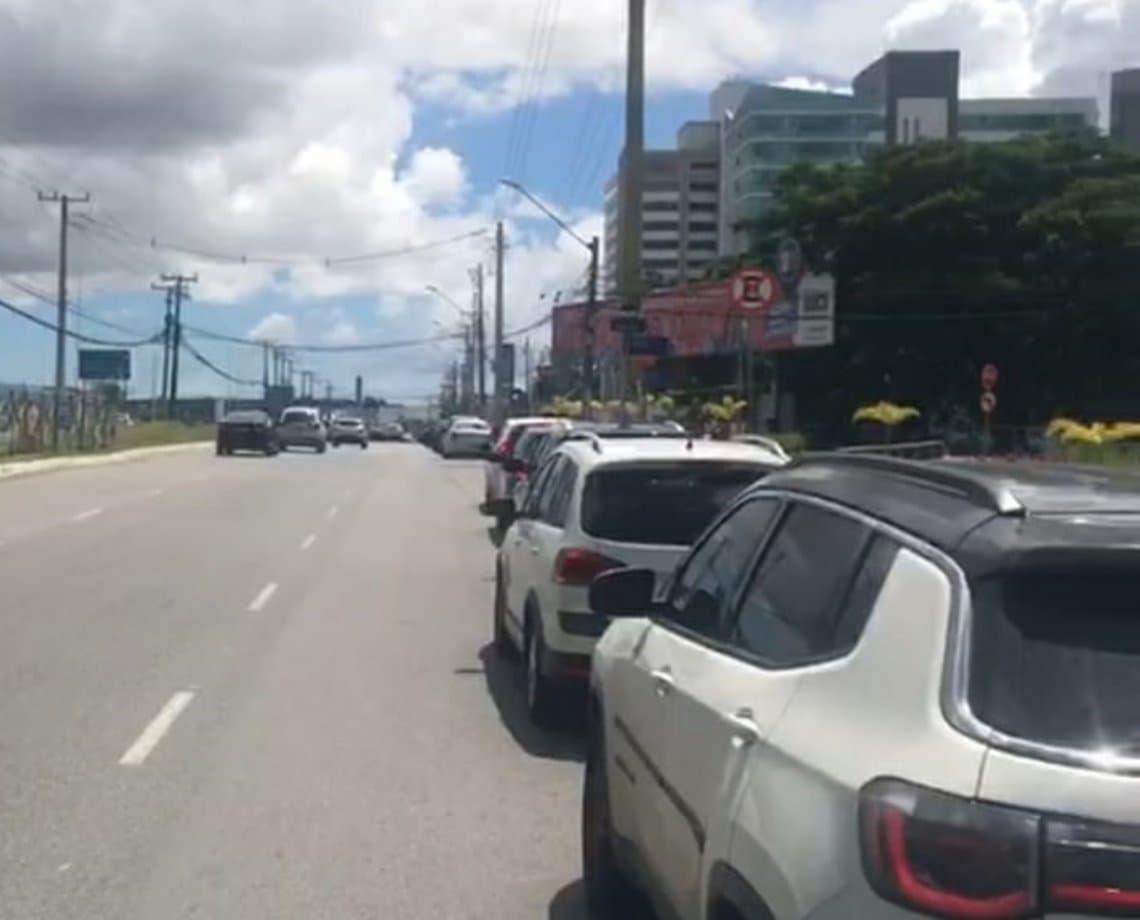 VÍDEO: Espera para vacinação infantil na FTC passa de 5 horas e secretário pede que evitem local; 'tem posto vazio'