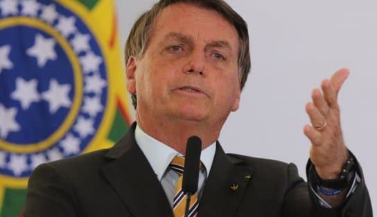 Imagem de Estudante lê versículo da Bíblia para Bolsonaro e finaliza chamando o presidente de "farsa"; assista