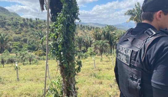 Imagem de Em prisão domiciliar, suspeito mata homem e deixa outros dois feridos no interior da Bahia