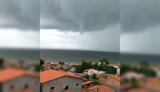 Imagem de Moradora registra tromba d'água em Bom Jesus dos Pobres; vídeo