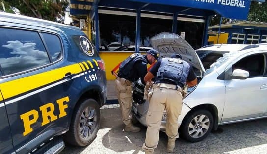 Imagem de Durante fiscalização em rodovias baianas, PRF recupera dois veículos roubados; motoristas foram presos