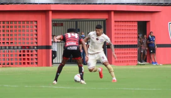 Imagem de Com um a menos desde o primeiro tempo, Vitória perde para Jacuipense no Barradão pelo Campeonato Baiano