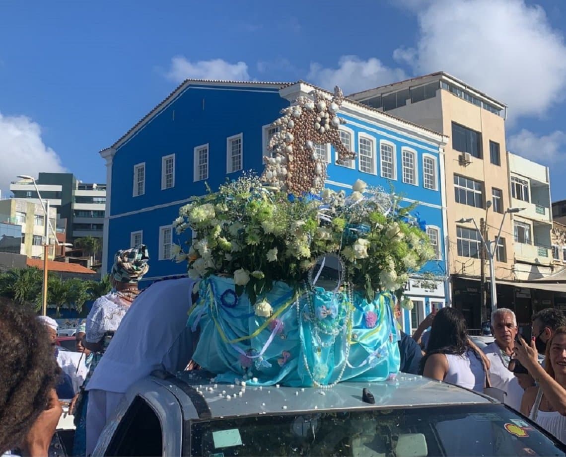 Dia 2 de fevereiro: mesmo sob restrições, Iemanjá é homenageada por devotos no Rio Vermelho