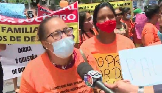 Imagem de "Ser família não é crime": familiares e amigos de detentos fazem protesto e pedem retorno das visitas às penitenciárias