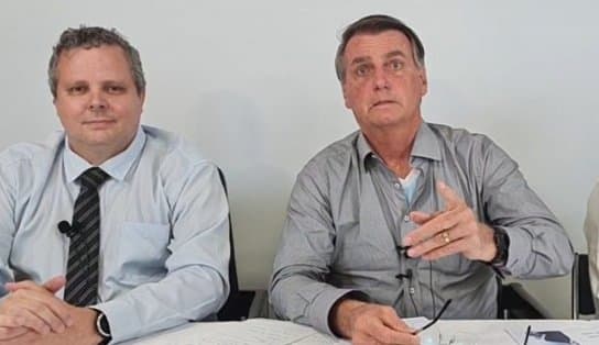 Imagem de Em live, Bolsonaro desconhece origem de Padre Cícero e chama nordestinos de ‘pau de arara’; confira