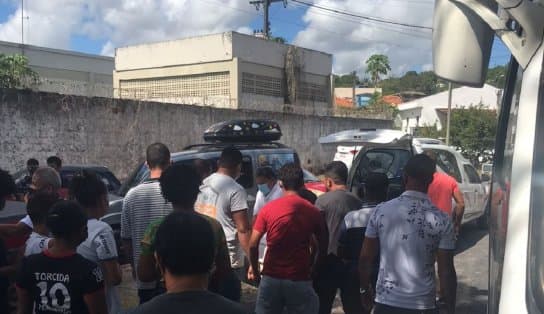 Imagem de "A gente quer que a paz volte a reinar", diz tia de adolescente vítima de bala perdida em Mata de São João 