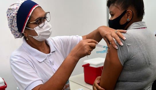 Imagem de Em Salvador, adultos de 40 a 49 anos são maioria entre os faltosos no reforço da vacina contra Covid-19