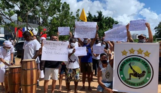 Imagem de Ao anunciar obras nas dunas de Itapuã, Bruno Reis é recebido com protestos por indígenas e adeptos ao candomblé 