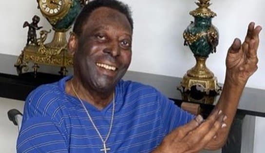 Imagem de Com bom humor, Pelé revela nova internação para seguir tratamento contra o câncer de cólon