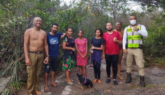 Imagem de Fenômeno em rio deixa família ilhada e vídeo mostra resgate realizado pela PM na Chapada Diamantina; assista 