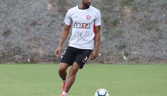 Imagem de Esperança para o ataque do Vitória, Tréllez desembarca nesta quarta em Salvador para treinar com o Leão 