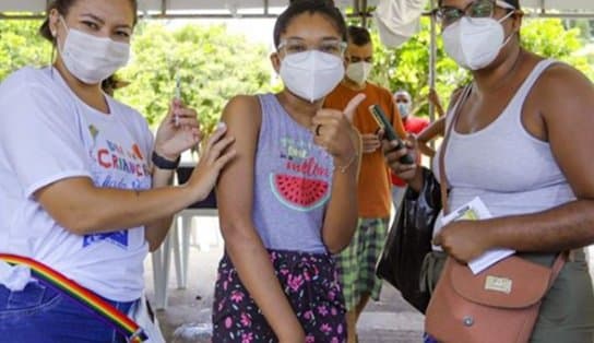 Imagem de Crianças e adolescentes de Salvador serão vacinados em escolas nesta terça; doses para adultos também serão aplicadas