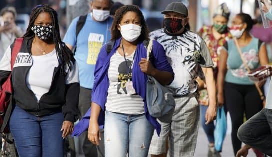 Imagem de Brasil tem quase 100% de vacinados com uma dose de imunizante contra a Covid-19, segundo MS