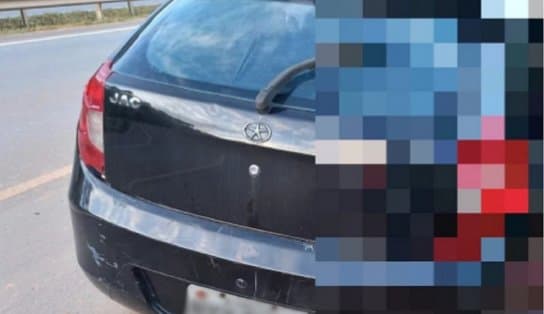 Imagem de Polícia encontra carnificina dentro de carro em Simões Filho: três corpos algemados; DT investiga 