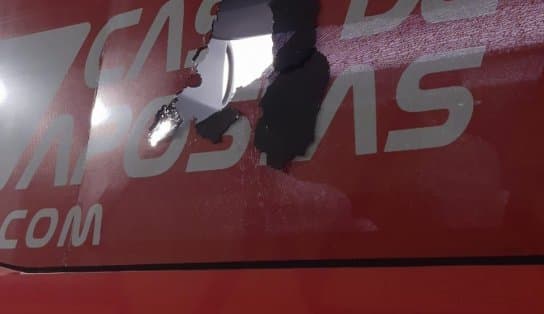 Imagem de VÍDEO: Advogado da Bamor diz que bomba jogada no ônibus do Bahia eram fogos e não houve atentado; "pode ter sido acidente"