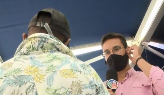 Imagem de Espancado dentro de ônibus escolar na Bahia, jovem diz sofrer perseguição por conta da orientação sexual; "não querem aceitar"