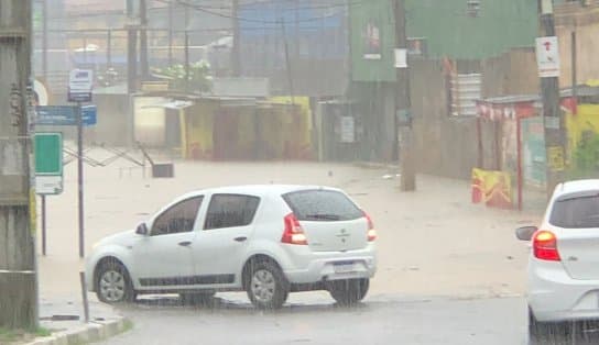 Imagem de Bairro nobre, Vilas do Atlântico fica parcialmente alagado após chuvas em Lauro de Freitas; assista 