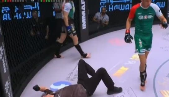 Imagem de Durante Supercopa de MMA, atleta mexicano erra o alvo e manda juiz para a lona; veja vídeo