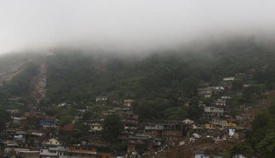 Imagem de Drama: após chuva forte em fevereiro e 233 mortes, Petrópolis volta a ficar alagada neste domingo 