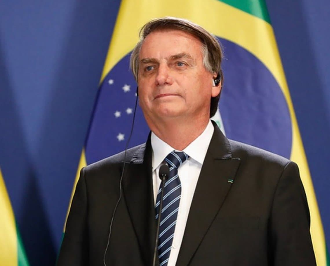 Com suspeitas de obstrução intestinal, Bolsonaro é levado para Hospital das Forças Armadas 