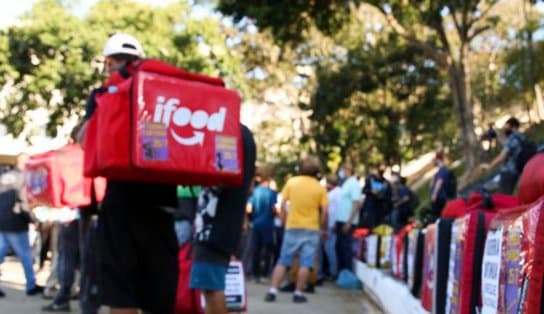 Imagem de "Não vamos deixar sair nenhum pedido"; entregadores que atuam por aplicativos anunciam greve nacional no dia 1º de abril