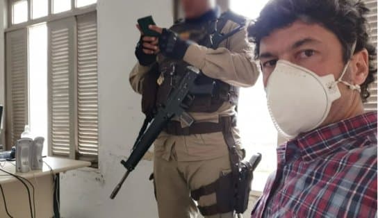 Imagem de Jornalistas são recebidos pela PM na Bahia ao tentar fazer matéria sobre mineradora inglesa