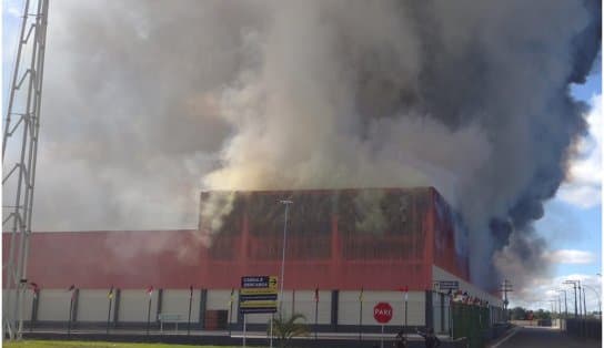 Imagem de Correria após incêndio em supermercado na Bahia e vídeos mostram desespero; assista  