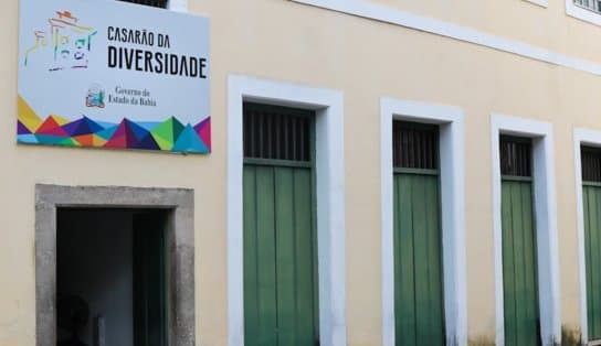 Imagem de Feira de cidadania oferece serviços para população LGBTQIA+ no Casarão da Diversidade, em Salvador