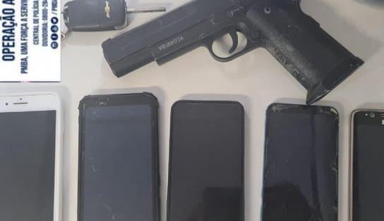 Imagem de É brincadeira? Com arma falsa, trio é preso após roubar celulares em Itapuã 