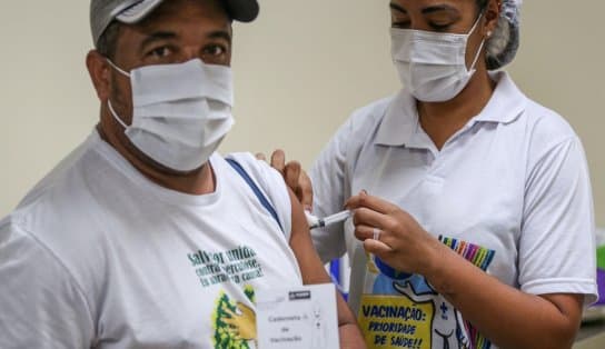 Imagem de Antes de descansar no feriado,vá tomar sua dose de reforço da vacina contra Covid-19; saiba onde ir