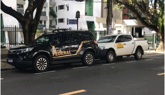 Imagem de Caso Respiradores: PF cumpre mandado em prédio de luxo de Salvador; veja momento da saída