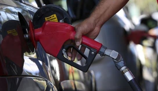 Imagem de Complicado: preço médio da gasolina bate recorde no Brasil e chega a R$ 7,295/litro