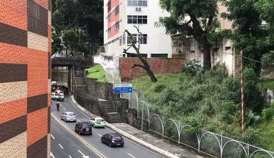 Imagem de Acidente com dois carros deixa homem ferido no Vale do Canela