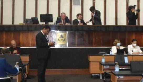 Imagem de Em sessão extraordinária, deputados aprovam reajuste salarial de servidores do judiciário baiano