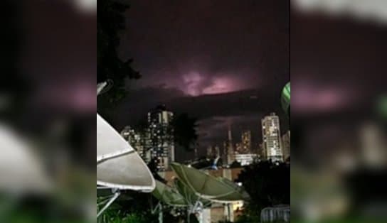 Imagem de Que clarão é esse? Diversos raios são vistos no céu de Salvador nesta quarta-feira