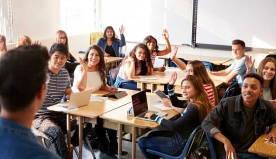 Imagem de Dia do Pedagogo: profissionais ampliam uso da tecnologia no dia a dia das aulas