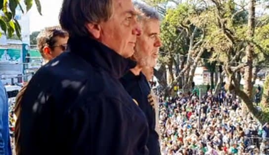 Imagem de Bolsonaro volta a dizer que "só Deus" o tira da presidência durante Marcha Para Jesus