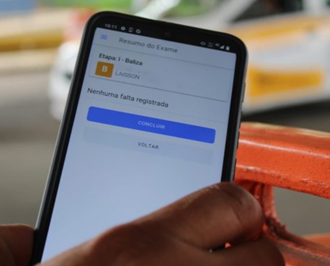 Detran Salvador adota cartões eletrônicos de exame para CNH e diz que espera por resultado será reduzido a metade 