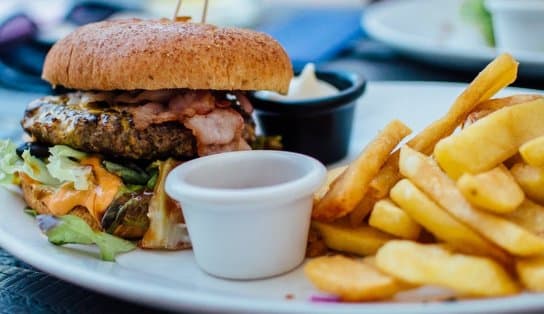 Imagem de Veja descontos do Dia do Hamburguer em Salvador; compras serão revertidas em cestas básicas