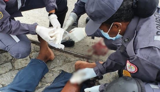 Imagem de Homem sofre lesão na perna após queda de uma altura de quatro metros na Av.ACM; Bombeiros socorrem 