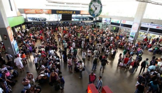 Imagem de Após dois anos sem festa de São João, rodoviária lota com compra de passagens para o interior