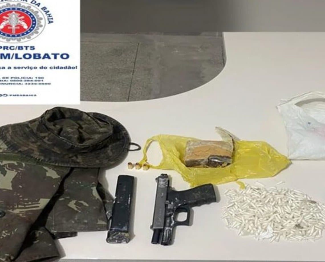 "Bonde" usa diversas armas para executar rapaz no Subúrbio de Salvador, mas PM flagra tudo e um bandido morre  