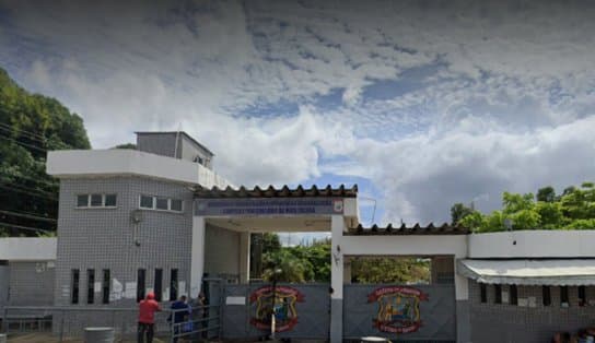 Imagem de Polícia apreende sacola que seria arremessada para dentro da Penitenciária Lemos Brito, em Salvador