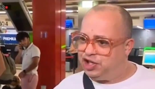 Imagem de Brasileiro fica preso em aeroporto internacional e viraliza em entrevista: "to com a mesma cueca há seis dias"