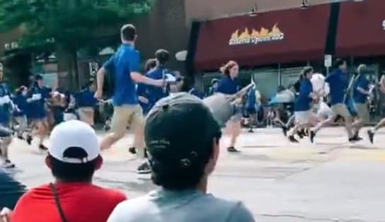 Imagem de VÍDEO: desfile de Independência dos Estados Unidos termina em tiroteio e deixa ao menos seis pessoas mortas