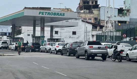 Imagem de Posto vende gasolina com desconto de R$ 0,20 em Salvador e motoristas comemoram   