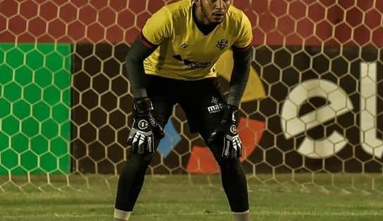 Imagem de Goleiro do Vitória não joga mais pelo time esse ano após constatar lesão no ombro; médico do clube explica situação