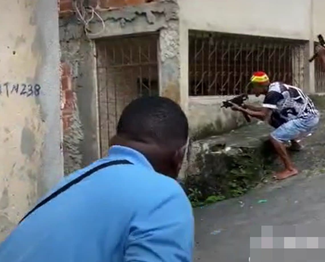 Clipe evangélico que cita bairros de Salvador, simula tráfico e fala em "Exu Caveira" gera polêmica com adeptos do candomblé 