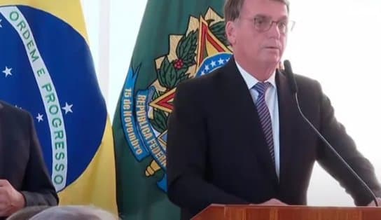 Imagem de Em evento com embaixadores, Bolsonaro repete falas já desmentidas sobre sistema eleitoral; Fachin fala em 'encenação'